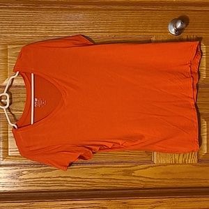 Short sleeved coral v-neck shirt
